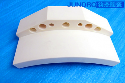 氧化鋁陶瓷制成精密結(jié)構件的優(yōu)勢